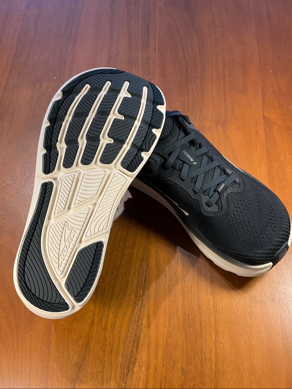 Altra Torin 8 Black and White women Running Shoes - Picture 4 of 4